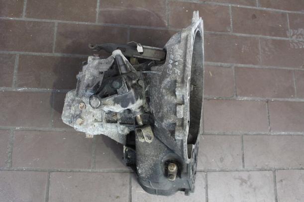 Foto: SCHALTGETRIEBE 5-GANG eines Opel Astra Caravan TD (D) CLX
