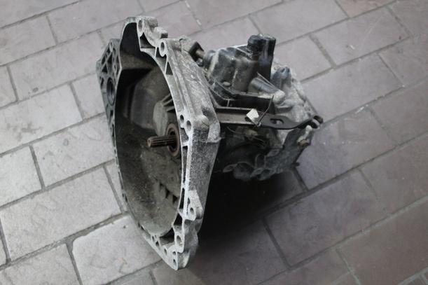 Foto: SCHALTGETRIEBE 5-GANG eines Opel Astra Caravan TD (D) CLX