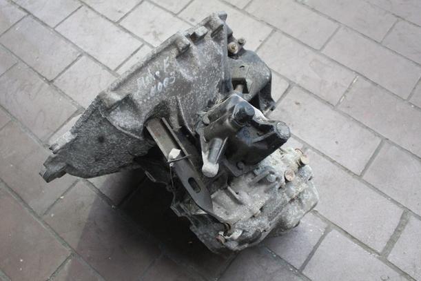 Foto: SCHALTGETRIEBE 5-GANG eines Opel Astra Caravan TD (D) CLX