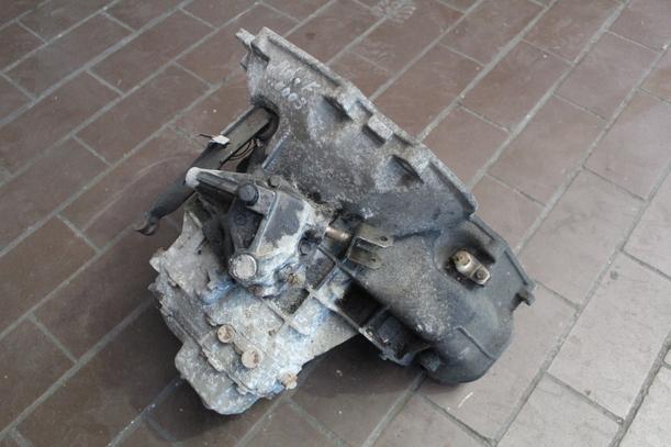 Foto: SCHALTGETRIEBE 5-GANG eines Opel Astra Caravan TD (D) CLX