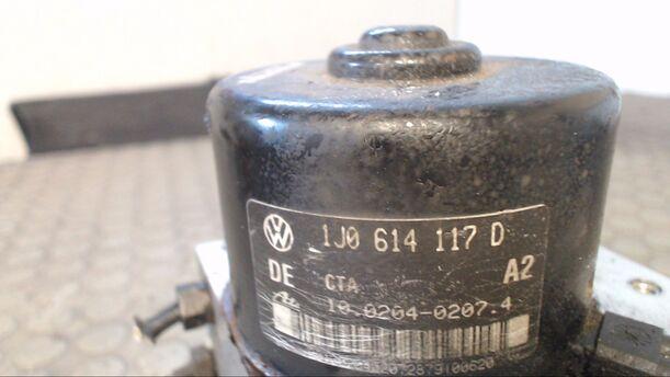 Foto: HAUPTBREMSAGGREGAT ABS eines VW Golf 1.4 Aktion