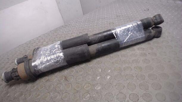 Foto: STOSSDÄMPFERPAAR HINTEN eines Nissan Micra 1.0