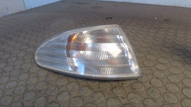 Foto: BLINKER / BLINKLEUCHTE RECHTS eines Ford Mondeo Turnier