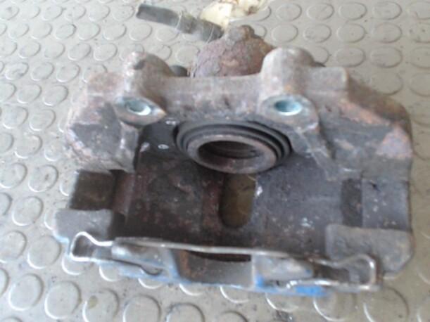 Foto: BREMSSATTEL VORN LINKS eines Opel Vectra 2.0
