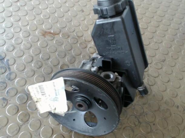 Foto: LENKGETRIEBEPUMPE eines Opel Vectra 2.0