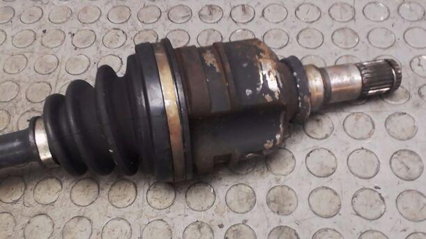 Foto: ANTRIEBSWELLE LINKS eines Toyota Corolla 1.3