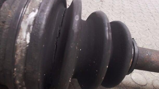 Foto: ANTRIEBSWELLE LINKS eines Toyota Corolla 1.3