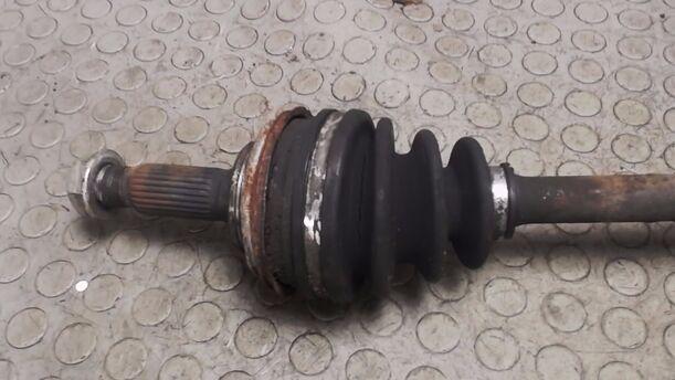 Foto: ANTRIEBSWELLE LINKS eines Toyota Corolla 1.3