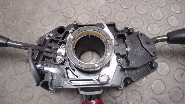 Foto: BLINKSCHALTER/KOMBISCHALTER L eines Toyota Corolla 1.3