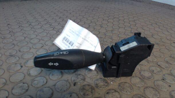 Foto: BLINKSCHALTER/KOMBISCHALTER L eines Ford Focus Turnier