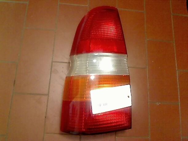 Foto: HECKLEUCHTE / RÜCKLICHT LINKS eines Ford Escort Turnier 16V