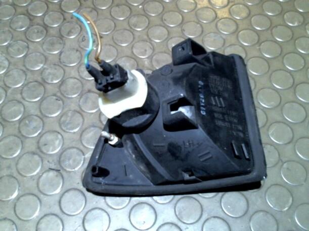 Foto: BLINKER LINKS (WEISS) eines BMW 735i