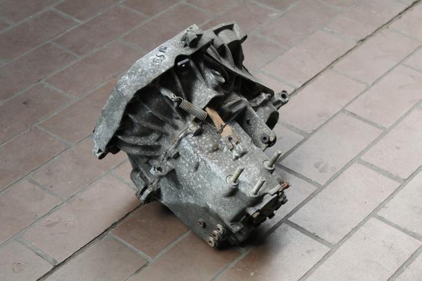 Foto: SCHALTGETRIEBE 4-GANG GT eines VW GOLF L