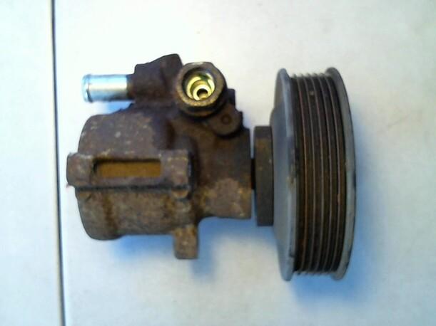 Foto: LENKGETRIEBEPUMPE eines Seat Cordoba Vario 1.6i