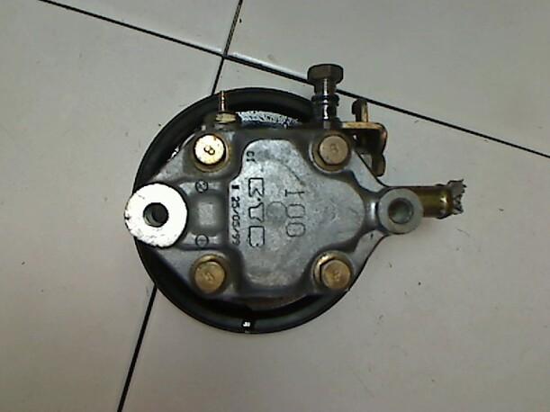 Foto: LENKGETRIEBEPUMPE eines Mitsubishi Space Star GDI 1800 Combispace