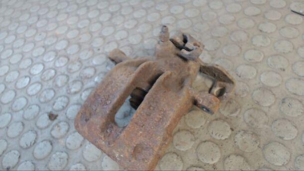 Foto: BREMSSATTEL HINTEN LINKS eines VW Vento 1.8
