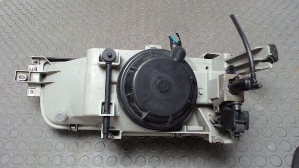 Foto: SCHEINWERFER LINKS eines Renault R 21 Nevada