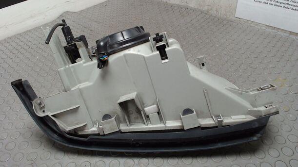 Foto: SCHEINWERFER LINKS eines Renault R 21 Nevada