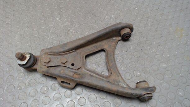 Foto: QUERLENKER UNTEN VORN LINKS eines Renault R 21 Nevada