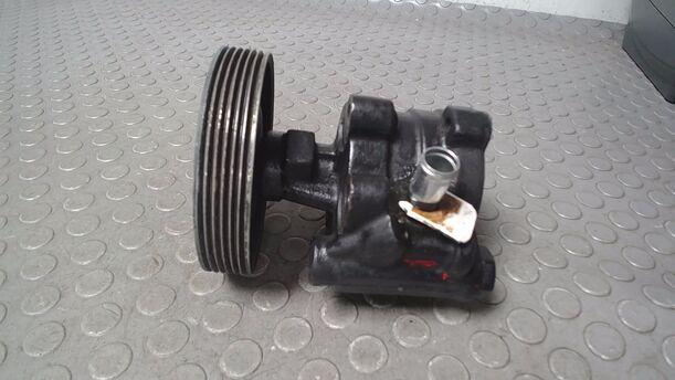 Foto: LENKGETRIEBEPUMPE eines Renault R 21 Nevada