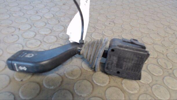 Foto: BLINKSCHALTER/KOMBISCHALTER eines Opel Vectra