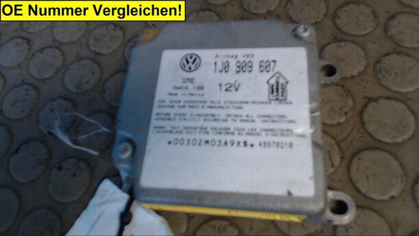 Foto: AIRBAGSTEUERGERÄT eines VW Passat Variant 1.8 5V SX