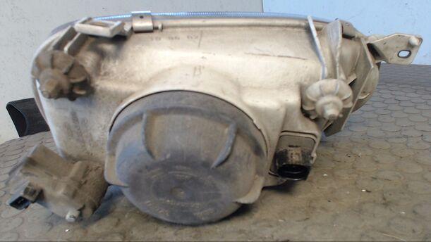 Foto: SCHEINWERFER LINKS eines VW Golf 1.4