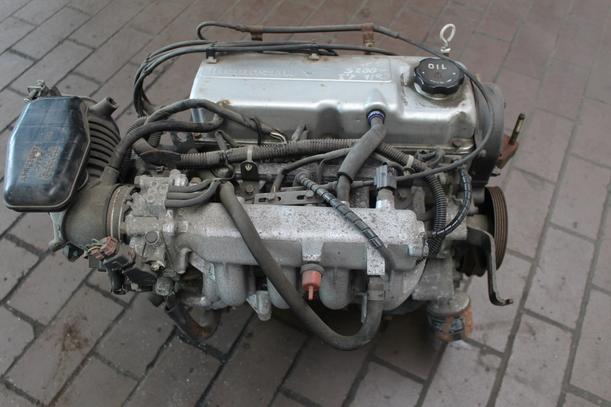 Foto: MOTOR 4G13 eines Mitsubishi Colt 1300 GLS Komfort