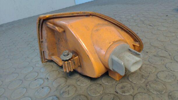 Foto: BLINKER VORN RECHTS eines Opel Astra Caravan GLS Komfort