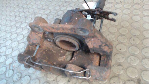 Foto: BREMSSATTEL VORN LINKS eines Audi A4 2.6 GLS Komfort