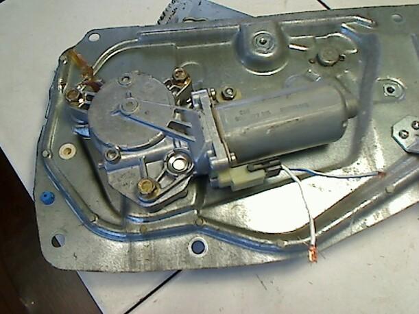 Foto: FENSTERHEBER ELEKTR. VORN RECHTS eines Volvo 850 2.0-10V