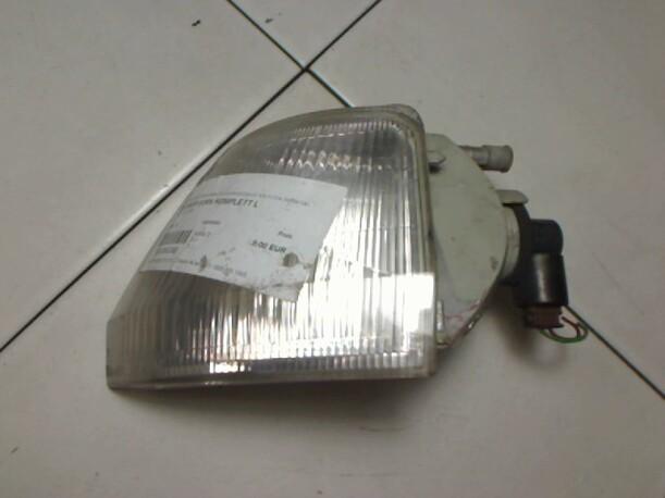 Foto: BLINKER / BLINKLEUCHTE  VORN LINKS eines Peugeot 106 SX