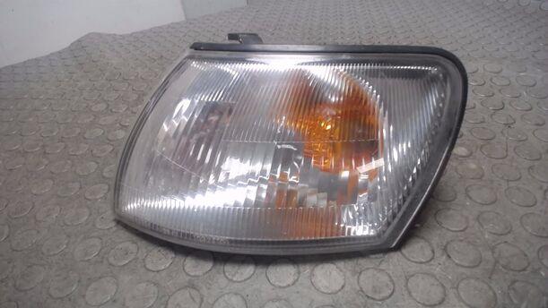Foto: BLINKER/ BLINKLEUCHTE LINKS eines Toyota Carina 1.8 SX