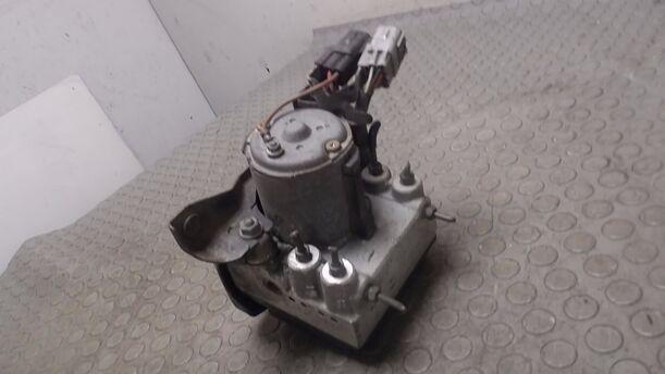 Foto: HAUPTBREMSAGGREGAT eines Toyota Carina 1.8 SX