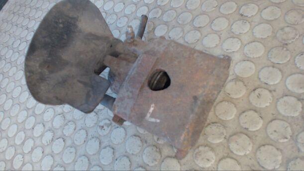 Foto: BREMSSATTEL VORN LINKS eines VW Golf 1.4 SX
