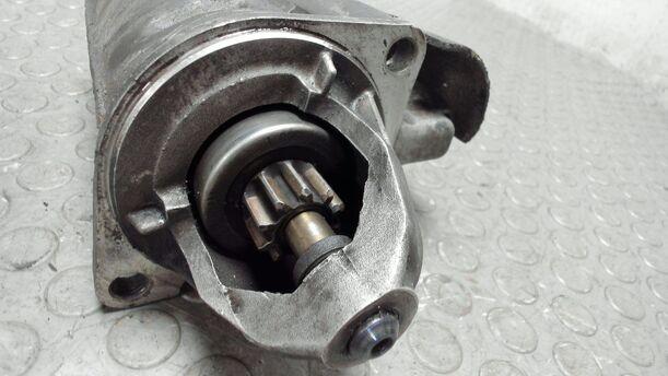 Foto: ANLASSER / STARTER ( SCHALTGETRIEBE ) eines Ford Sierra Turnier GLS Komfort