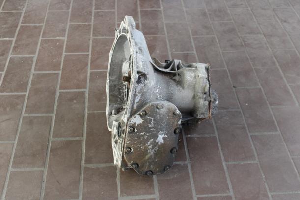 Foto: SCHALTGETRIEBE 5-GANG eines Opel Vectra 1.6 SX