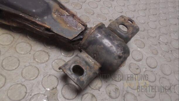 Foto: QUERLENKER VORN LINKS eines Skoda Felicia 1.3