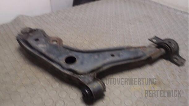 Foto: QUERLENKER VORN LINKS eines Skoda Felicia 1.3