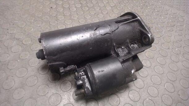 Foto: ANLASSER / STARTER BOSCH eines Ford Scorpio V6