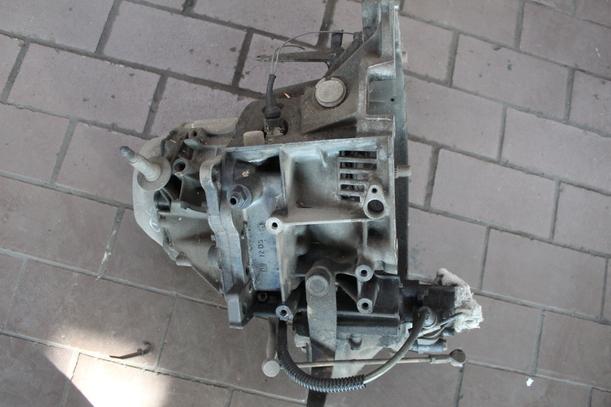 Foto: SCHALTGETRIEBE 5-GANG eines Citroen BX 19 Break