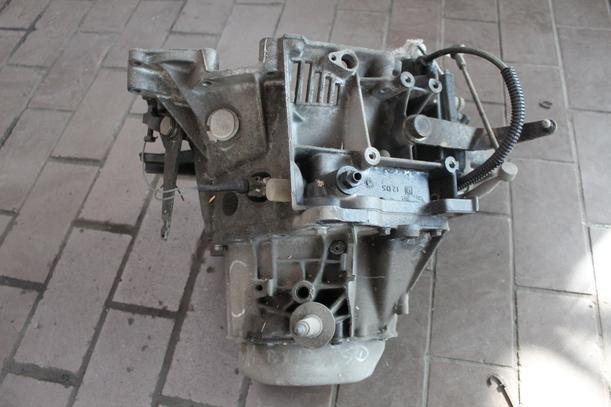 Foto: SCHALTGETRIEBE 5-GANG eines Citroen BX 19 Break