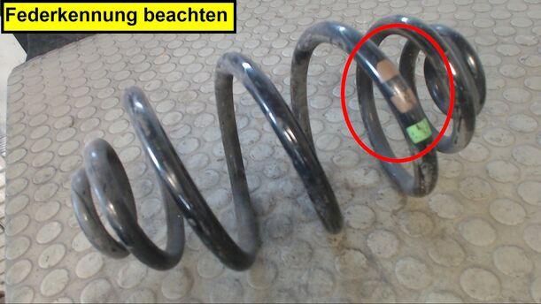 Foto: HINTERFEDER LINKS eines VW Passat Variant 1.9 TDI