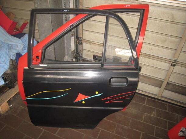 Foto: TÜR HINTEN LINKS eines Daihatsu Cuore