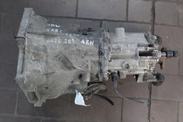 Foto: SCHALTGETRIEBE 5-GANG AKH eines BMW 518i touring