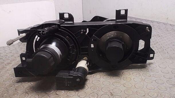Foto: DOPPELSCHEINWERFER LINKS (HELLA) eines BMW 520i touring