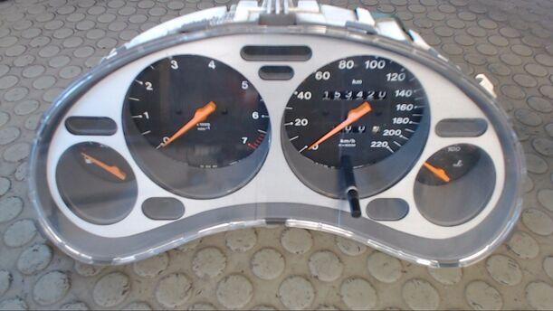 Foto: TACHOEINHEIT eines Opel Tigra 1.4i 16V Color Line Chequers