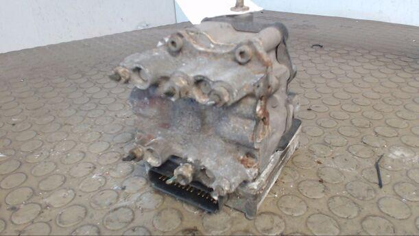 Foto: HAUPTBREMSAGGREGAT ABS eines Ford Mondeo Turnier 16V