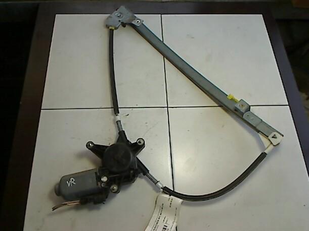 Foto: FENSTERHEBER ELEKTR. VORN RECHTS (4/5-TÜRER) eines Renault Megane 1.6