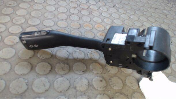 Foto: BLINKSCHALTER/KOMBISCHALTER L eines VW Golf 1.9 TDI